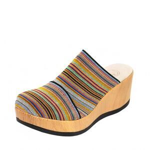 NEW CHARLESTON SHOE CO. women's frannie faux-wood platform in multi-color